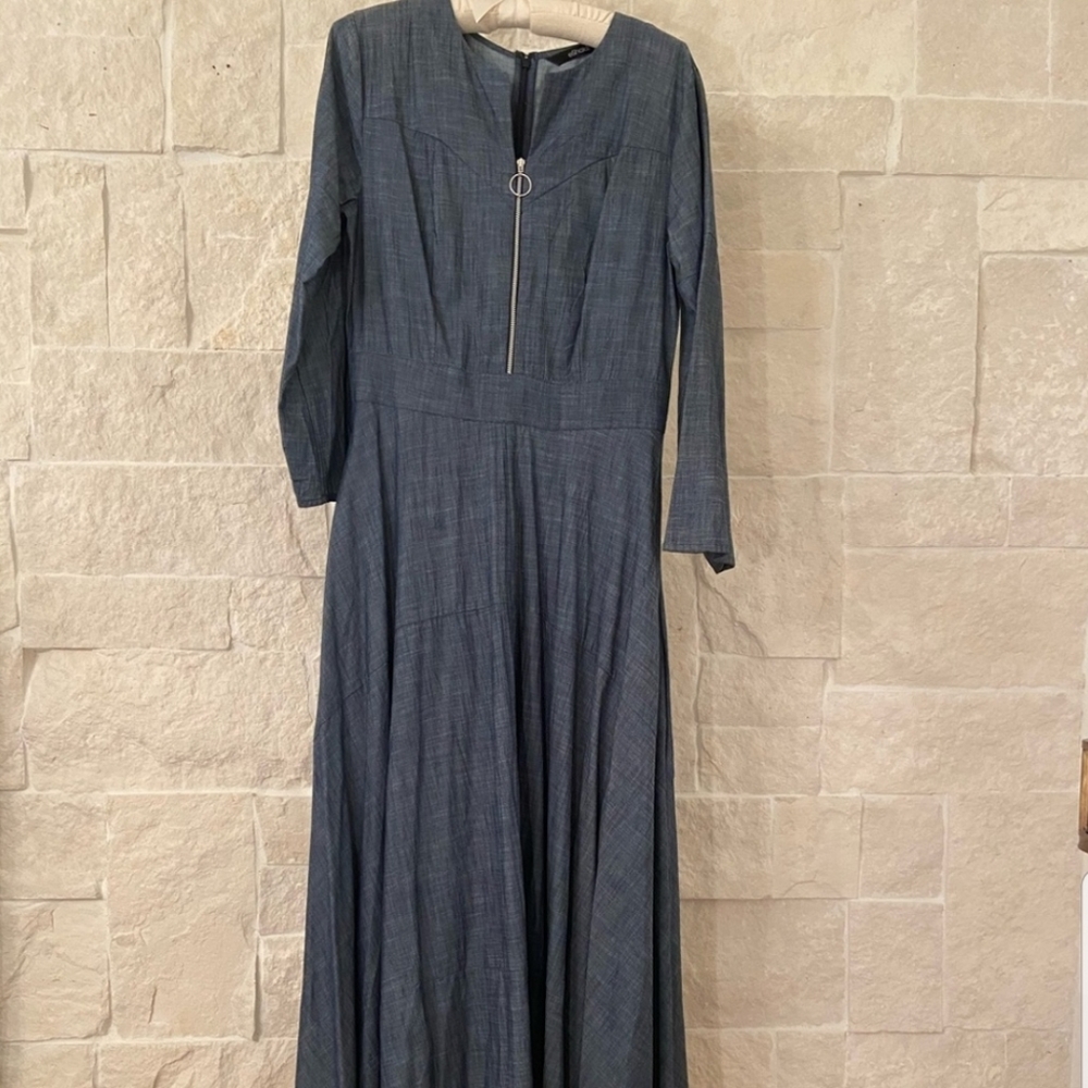 Eshakti Chambrey Maxi Dress